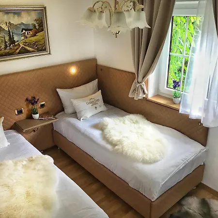 Golden Gapa Central Holiday House 14 Apartment
